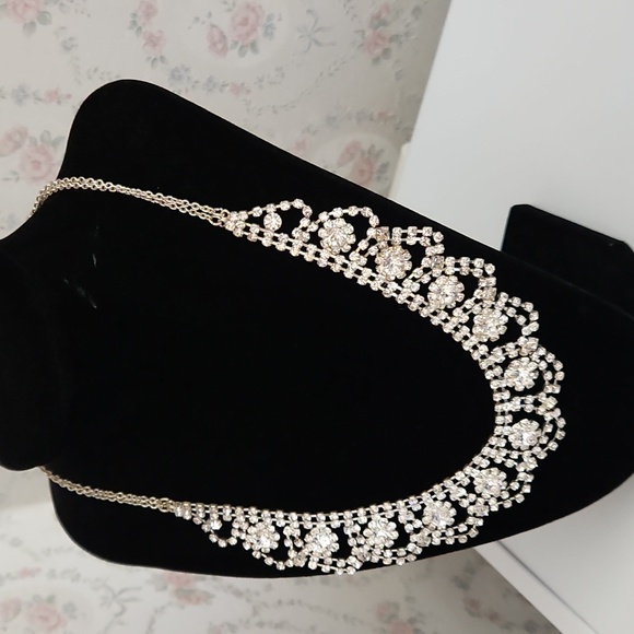 Neclace - Picture 2 of 4